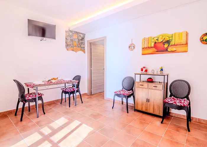 Апартаменти Lemon House Cefalu'